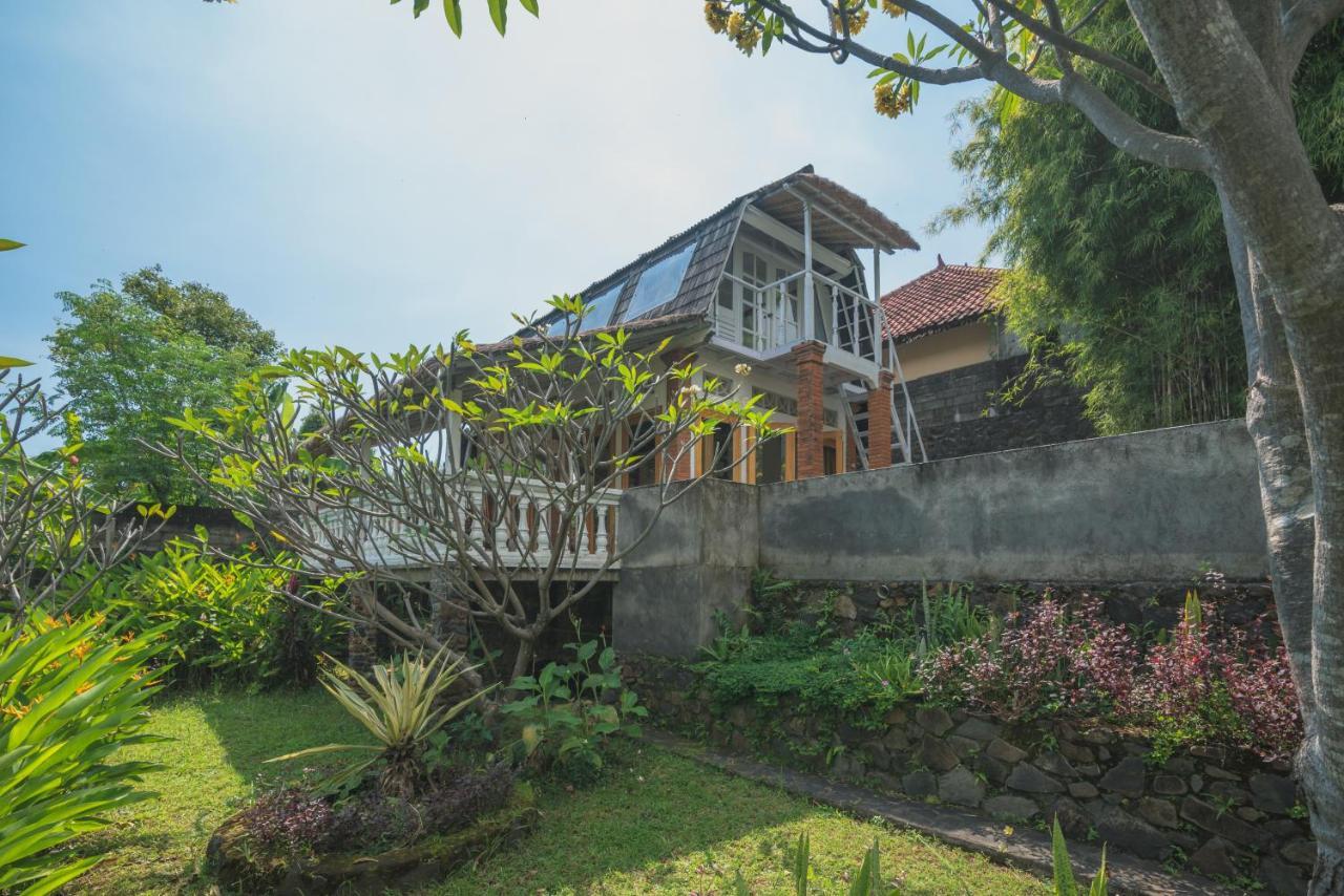 Villa Dinding Batu Сингараджа Экстерьер фото